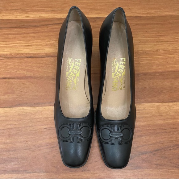 Vintage SALVATORE FERRAGAMO DE38650 Black Leather Logo Pumps Heels Size 6 AAAA - Picture 6 of 15